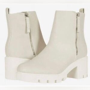 DV Dolce Vita OFF-WHITE Women's Nicola Lug-Sole Ankle Boots Size 8.5